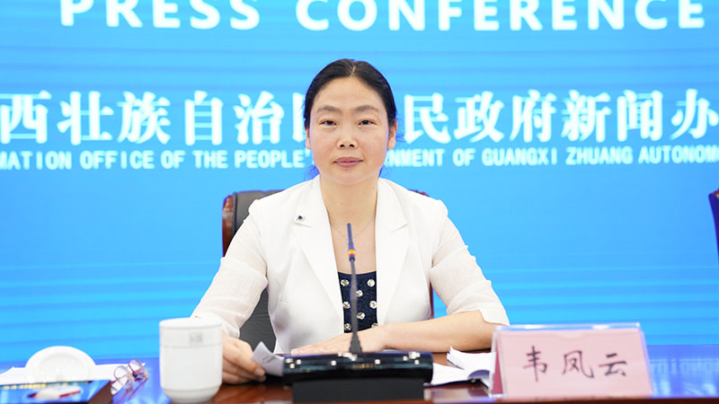 韋鳳云簡歷：廣西黨委宣傳部副部長、網(wǎng)信辦主任韋鳳云，曾任廣西廣播電視局副局長，桂林市委常委、宣傳部部長、副市長，來賓市副市長